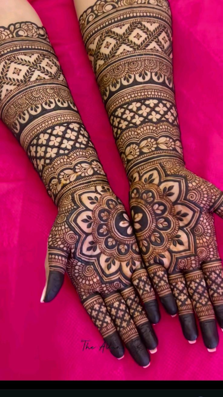 Henna artist in Ambala